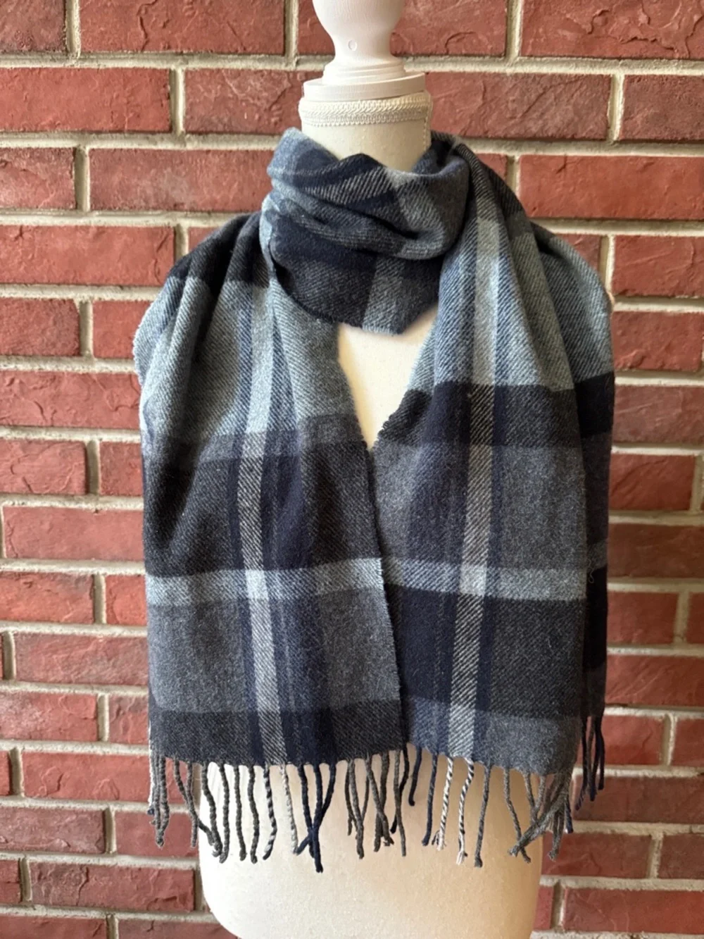 Italian Woollen Treasures Plaid 100% Wool Black Grey Plaid Scarf 11”x66”